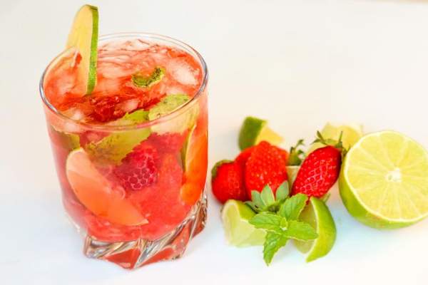bouteilles de rhum blanc