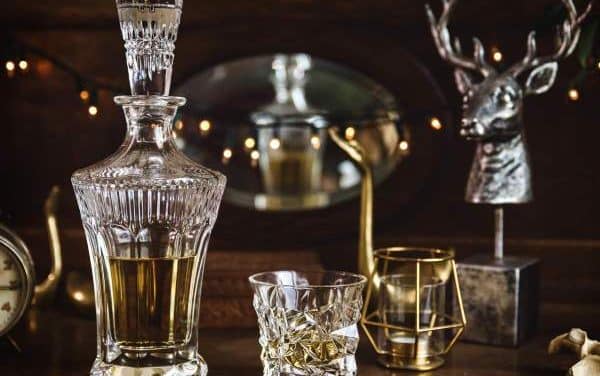 L&rsquo;art de la dégustation : choisir des carafes et verres pour sublimer vos spiritueux