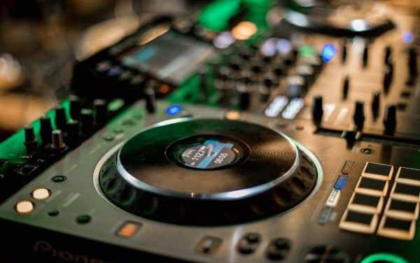 Comment créer un espace DJ chez soi ?