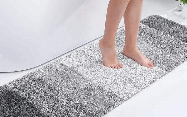 Le tapis de bain : la touche déco qui transforme votre salle de bain