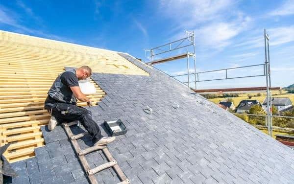 Tuiles, ardoises et zinc : les secrets des meilleurs artisans couvreurs de l&rsquo;Essonne pour une toiture à toute épreuve