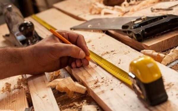 Le sur mesure révélé : quand l&rsquo;artisanat défie les dimensions standards de vos pièces