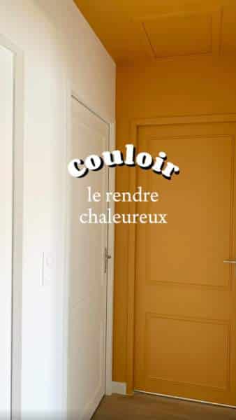 Couloir portes peintes