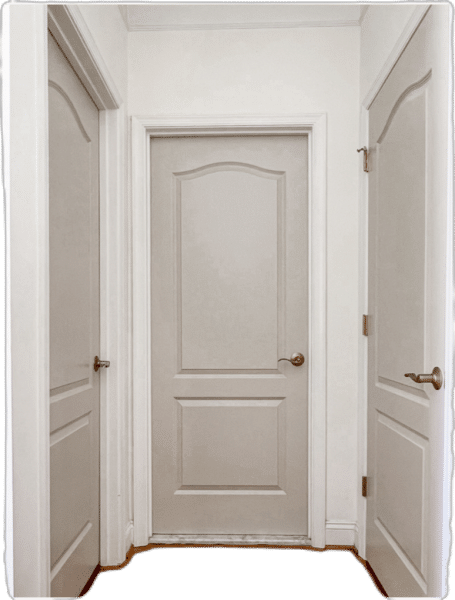 Couloir portes peintes