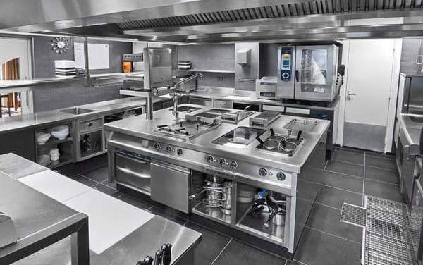 Le mobilier de cuisine : pilier central de l&rsquo;efficacité de votre établissement