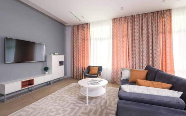Optimiser l&rsquo;espace : astuces pour choisir vos meubles de séjour